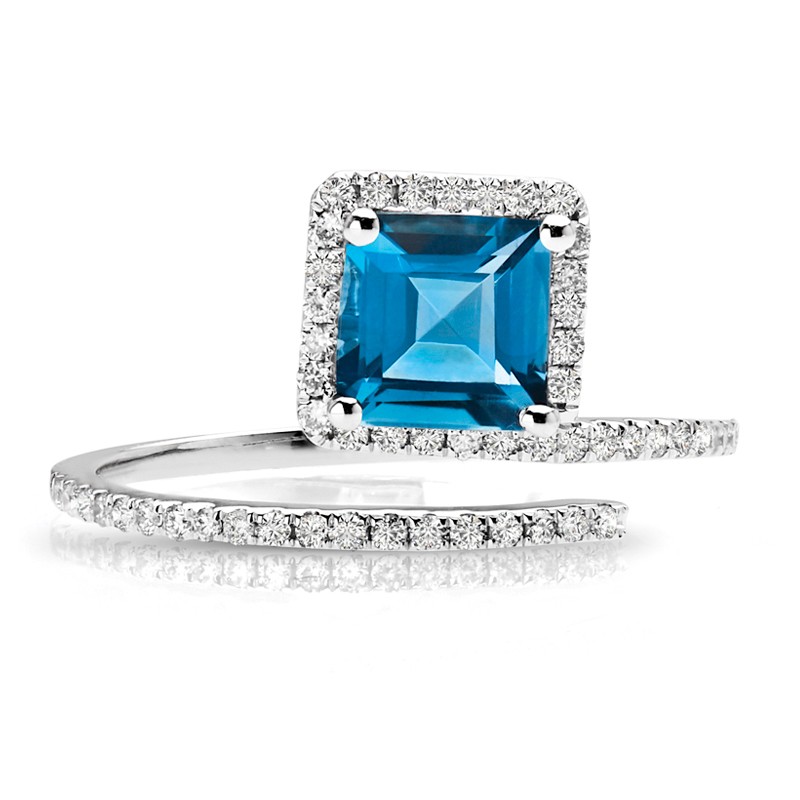 14 karat white gold Blue Topaz and diamond fashion ring 14 karat white gold Blue Topaz and diamond fashion ring
